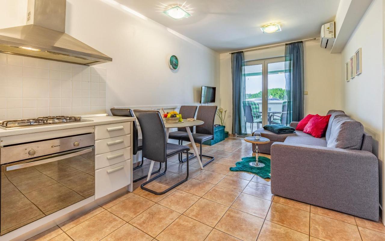 Olga'S Place-New Apartment 200 Mt From The Sea Pula Exterior foto